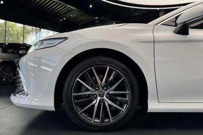 Toyota Camry 2.5 Hybrid Executive CVT