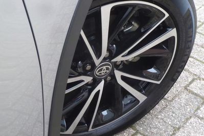 Toyota C-HR Executive 2.0 Plug-in Hybrid Dynamic Force