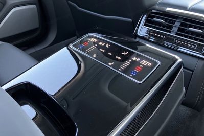 Audi A8 S8 TFSI quattro