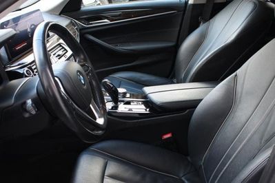 BMW Seria 5 520d xDrive Luxury Line Touring