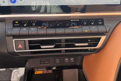 Toyota Camry Prestige 2.5 Hybrid Dynamic Force