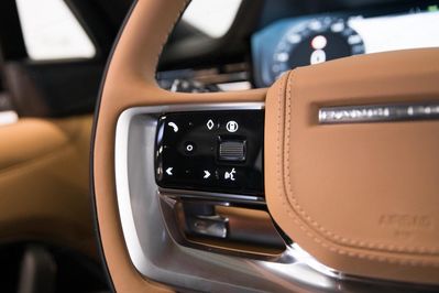 Land Rover Range Rover V8 P530 LWB Autobiography
