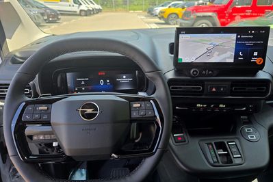 Opel Combo Van Cargo L2 EAT8