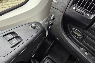 Peugeot Boxer Kontener 8EP + Winda