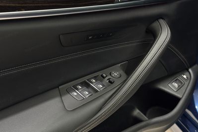 BMW Seria 5 530e Luxury Line sport-aut