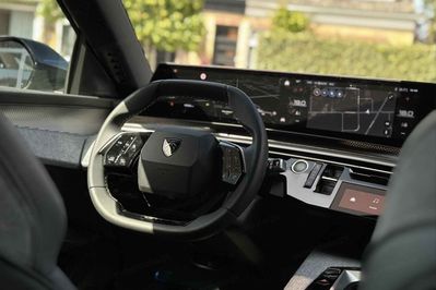 Peugeot 5008 GT Exclusive S&S e-DCS6 1.2 PureTech mHEV