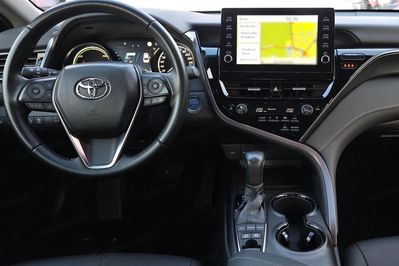 Toyota Camry 2.5 Hybrid Prestige