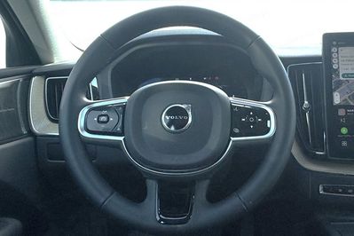 Volvo XC60 B5 B AWD Plus Dark