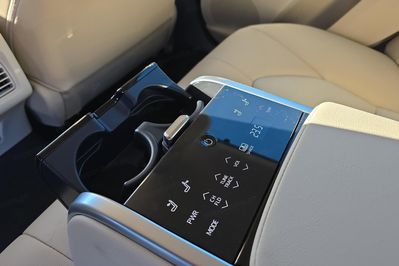 Toyota Camry 2.5 Hybrid Executive CVT