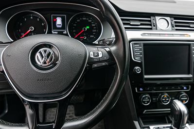 Volkswagen Passat 1.8 TSI R-Line DSG