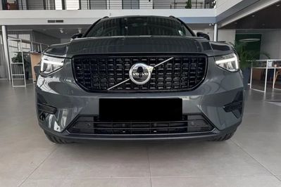 Volvo XC40 B3 Plus Dark