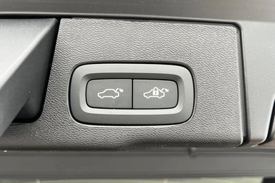 Volvo XC60 T8 Plug-In Hybrid AWD Plus Black Edition