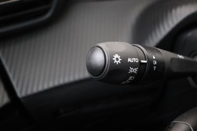 Peugeot 2008 STYLE 1.2 Turbo