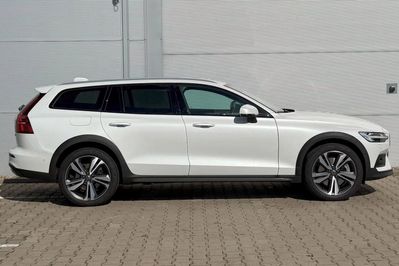 Volvo V60 Cross County Plus B5 B AWD