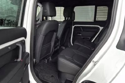 Land Rover Defender 110 D240 SE