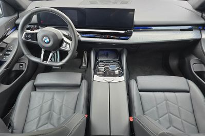 BMW Seria 5 520d xDrive M Sport aut