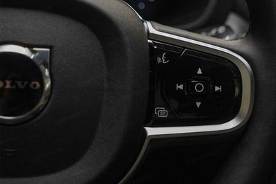 Volvo XC60 B5 AWD Plus Dark