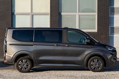 Ford Tourneo Custom L1H1 Titanium X AT