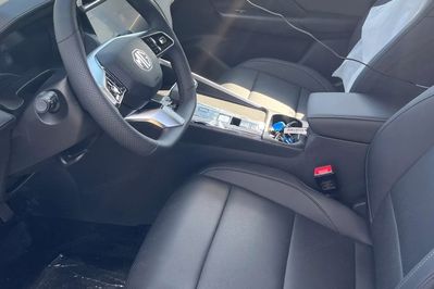 MG ZS 1.5 HEV+ Exclusive aut