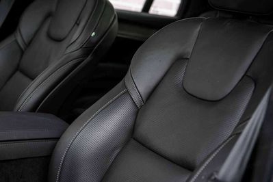 Volvo XC90 T8 AWD Plug-In Hybrid Ultra Dark