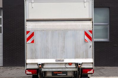 Mercedes Sprinter 314 Kontener + Winda