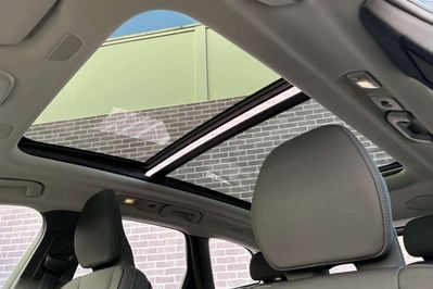 Volvo XC60 B5 AWD Ultra Dark