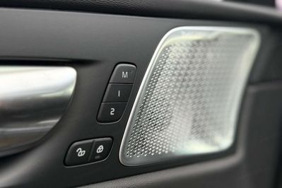Volvo XC60 T6 Plug-In Hybrid AWD Plus Dark