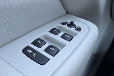 Volvo XC60 T6 Plug-In Hybrid AWD Plus Dark aut