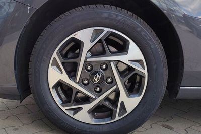 Hyundai i30 1.5 t-Gdi 48V Smart Dct