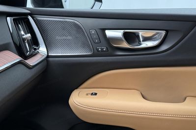Volvo V60 B4 Ultra Dark