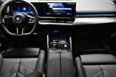 BMW Seria 5 530e xDrive PHEV M Sport aut