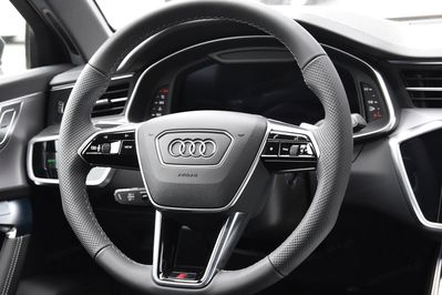 Audi A6 40 TDI quattro S Line Avant