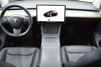 Tesla Model Y Y 62.5 Standard RWD