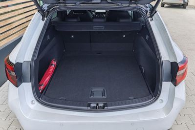 Toyota Corolla GR Sport 2.0 Hybrid Dynamic Force