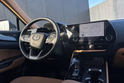Lexus NX 350h Prestige 2WD