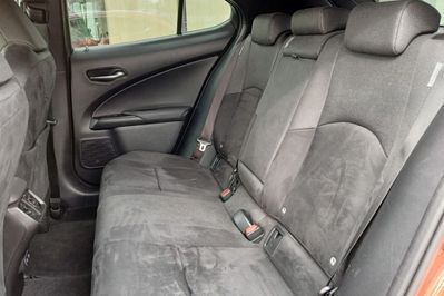 Lexus UX 250h Business Edition 2WD