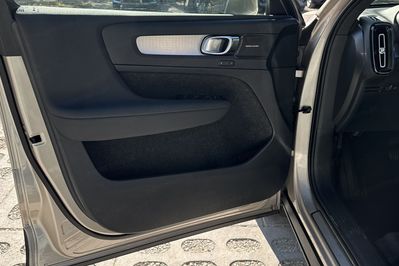 Volvo XC40 T4 Plug-In Hybrid Plus Bright