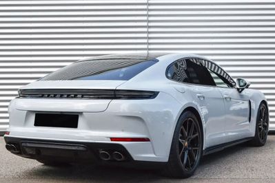Porsche Panamera 4