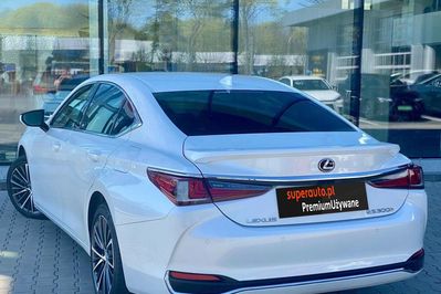 Lexus ES 300h Business Edition