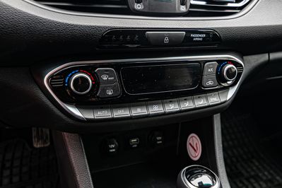 Hyundai i30 1.5 T-GDI Smart DCT