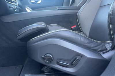 Volvo XC60 B5 B AWD Plus Dark