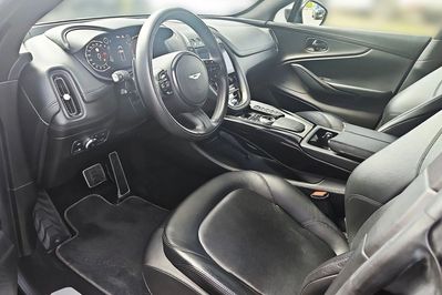 Aston Martin DBX V8