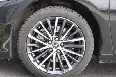 Lexus ES 300h Business Edition 2.5 E-CVT