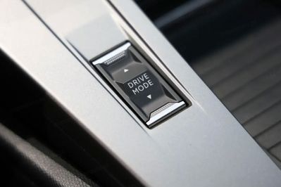 Peugeot 308 Allure e-DCS6 1.2 mHEV