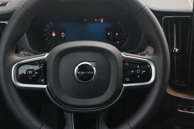 Volvo XC60 B5 B AWD Plus Dark