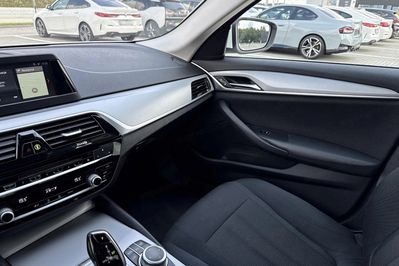 BMW Seria 5 518d Advantage