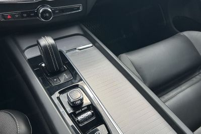 Volvo XC60 B4 D AWD R-Design