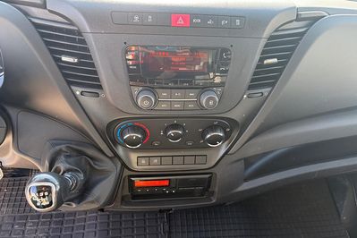 Iveco Daily 70C18 Izoterma + Winda