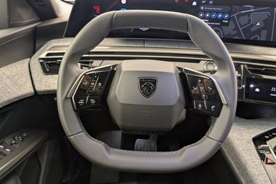 Peugeot 3008 ALLURE 1.2 mHEV e-DCS6