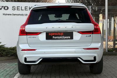 Volvo XC60 B5 B AWD Plus Dark